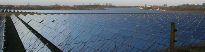Heat insulating duvet for solar heating plant storage